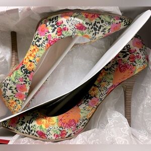 Guess Plasmas Heels Stiletto Multicolor Fabric Size 7.5 M